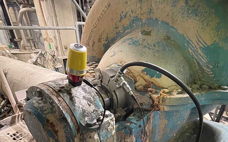 Chesterton Connect Sensor on a Fan pump in Pulp and Paper industry