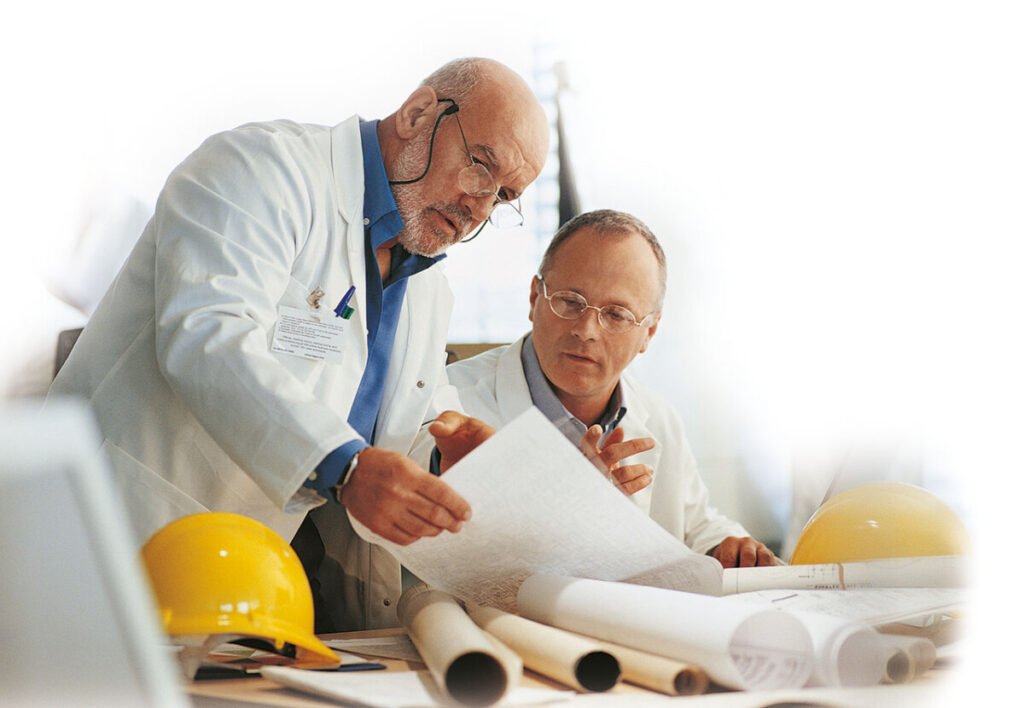Service-Fragen-Sie-einen-Experten-22412_057_Engineer_collaboration